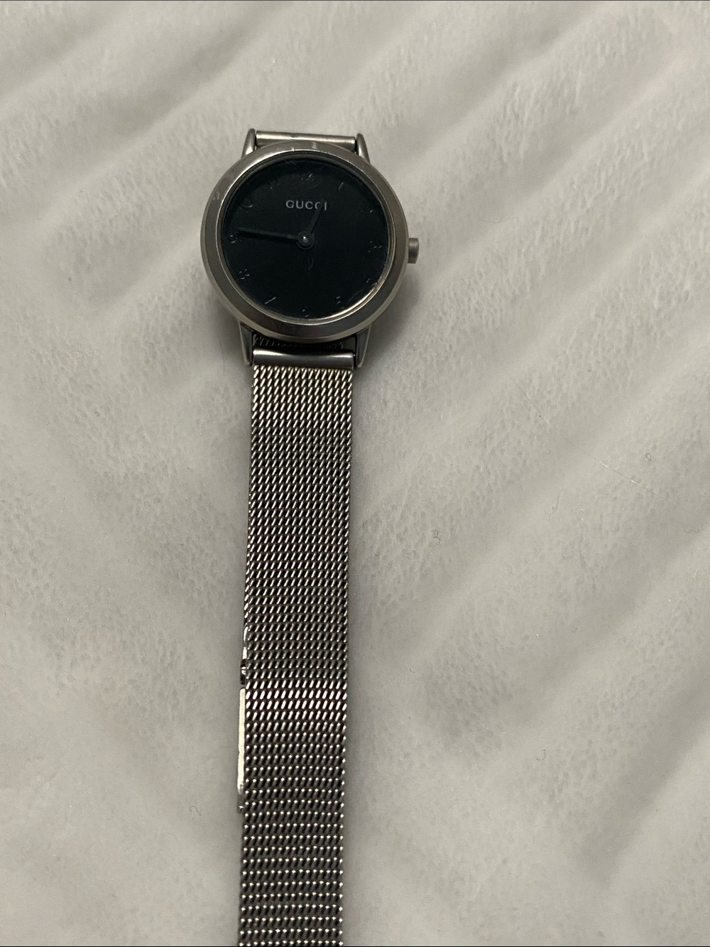 GUCCI STAINLESS STEEL Silver Mesh Bracelet Watch with Black Dial Preloved!
